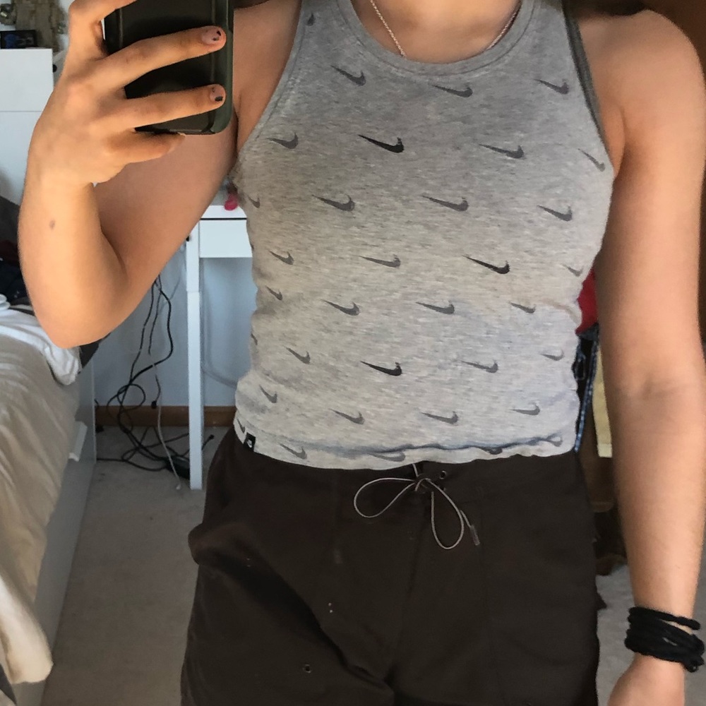 cropped nike tank